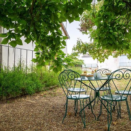 Holiday Home La Haie Les Montils Exterior foto